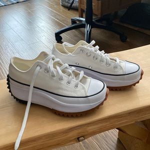 Converse Shoe, women’s size 6